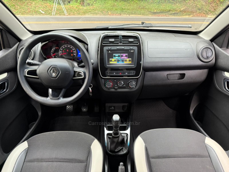 KWID 1.0 12V SCE FLEX INTENSE MANUAL - 2022 - DOIS IRMãOS