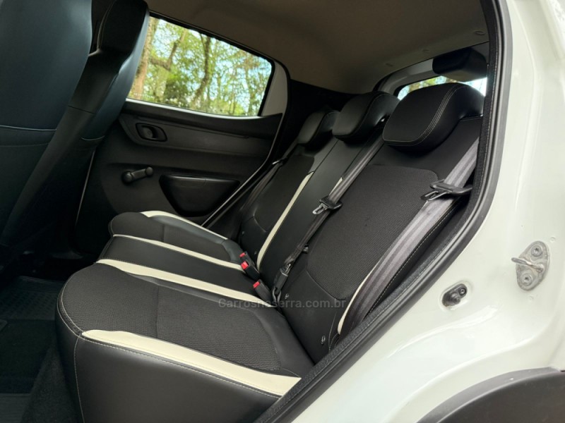 KWID 1.0 12V SCE FLEX INTENSE MANUAL - 2022 - DOIS IRMãOS