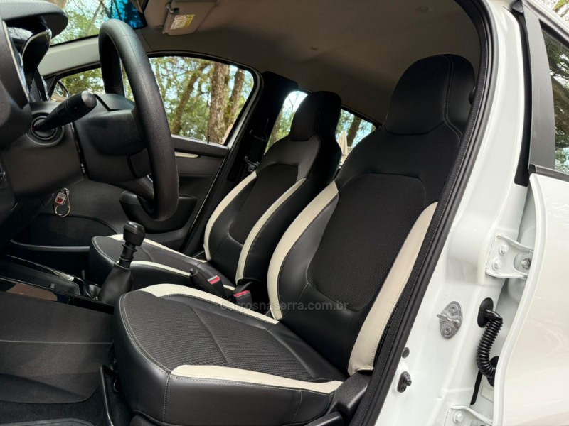 KWID 1.0 12V SCE FLEX INTENSE MANUAL - 2022 - DOIS IRMãOS
