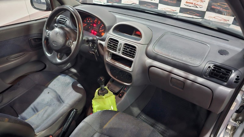CLIO 1.6 RN 16V GASOLINA 4P MANUAL - 2001 - CAXIAS DO SUL