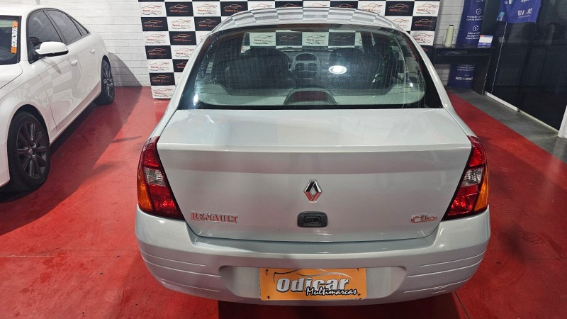 CLIO 1.6 RN 16V GASOLINA 4P MANUAL - 2001 - CAXIAS DO SUL