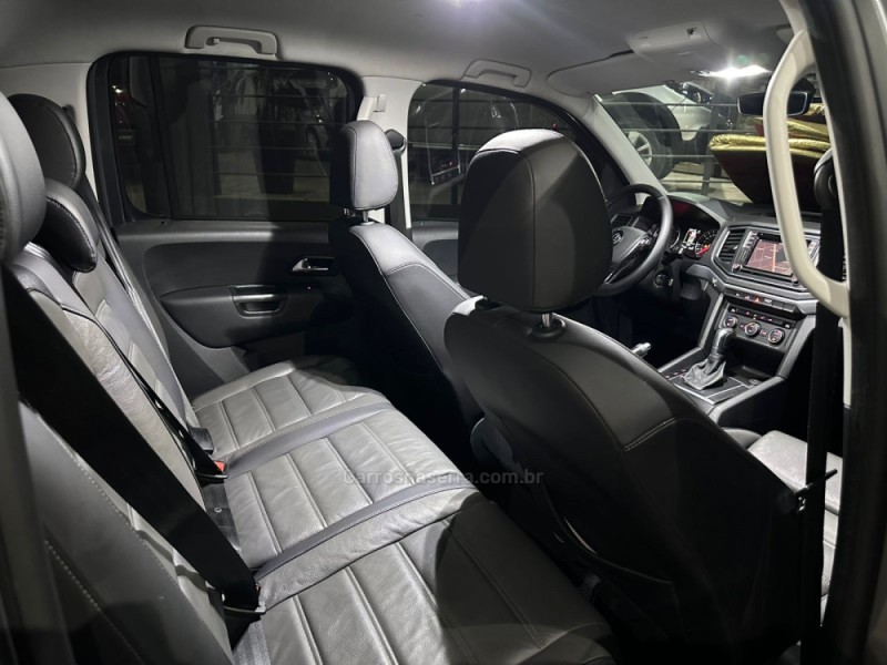AMAROK 3.0 V6 TDI HIGHLINE CD DIESEL 4MOTION AUTOMÁTICO - 2018 - CAMPO BOM