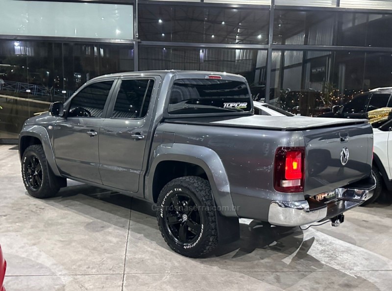 AMAROK 3.0 V6 TDI HIGHLINE CD DIESEL 4MOTION AUTOMÁTICO - 2018 - CAMPO BOM