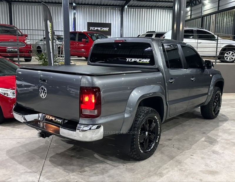 AMAROK 3.0 V6 TDI HIGHLINE CD DIESEL 4MOTION AUTOMÁTICO - 2018 - CAMPO BOM