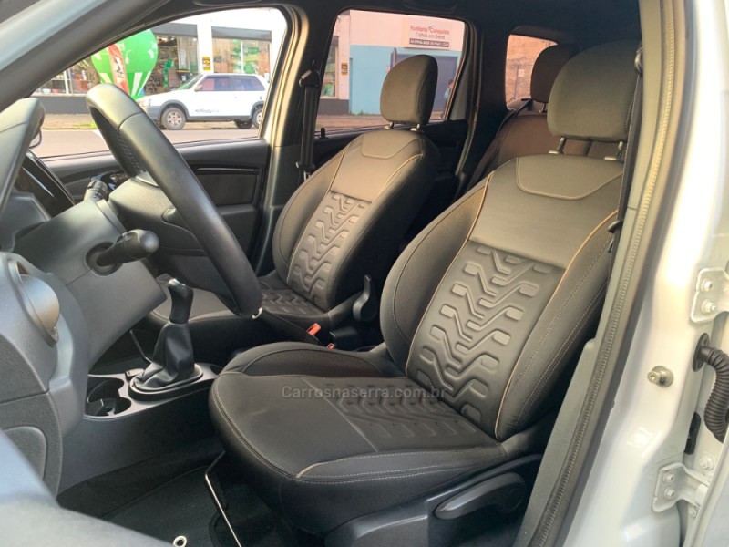 DUSTER 1.6 DYNAMIQUE 4X2 16V FLEX 4P MANUAL - 2016 - CAXIAS DO SUL