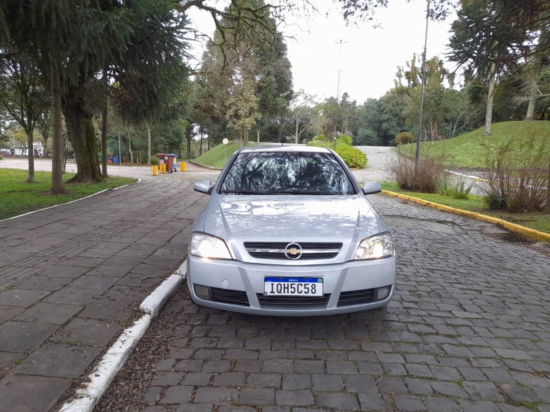 ASTRA 2.0 MPFI ADVANTAGE 8V FLEX 4P MANUAL - 2010 - FARROUPILHA