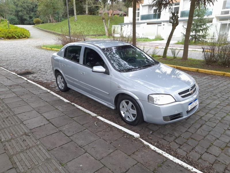 ASTRA 2.0 MPFI ADVANTAGE 8V FLEX 4P MANUAL - 2010 - FARROUPILHA