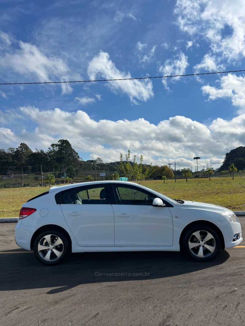 CRUZE 1.8 LT SPORT6 16V FLEX 4P AUTOMÁTICO - 2013 - CARLOS BARBOSA