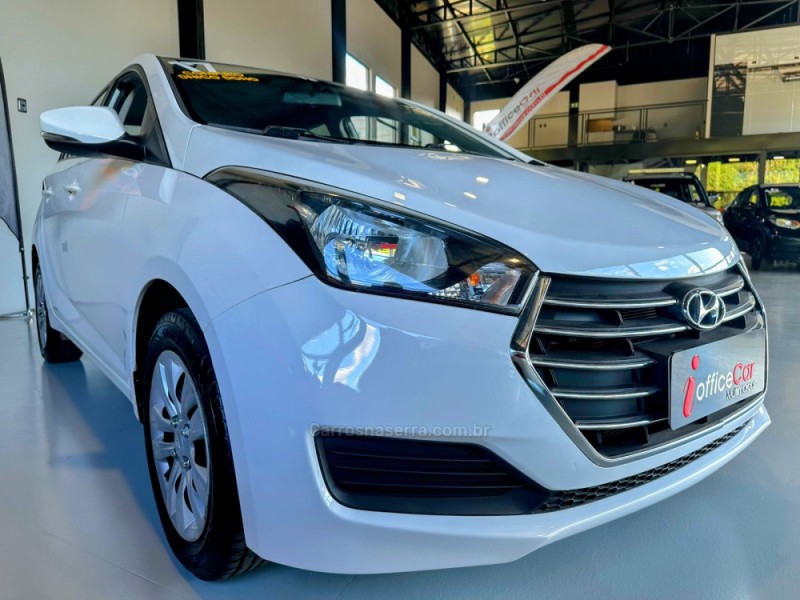 HB20S 1.0 COMFORT PLUS 12V FLEX 4P MANUAL - 2017 - TRêS COROAS