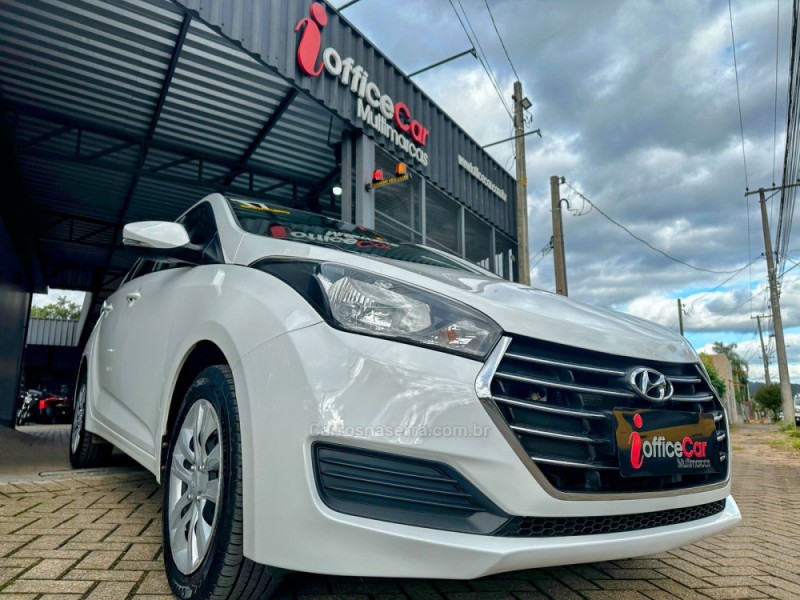 HB20S 1.0 COMFORT PLUS 12V FLEX 4P MANUAL - 2017 - TRêS COROAS