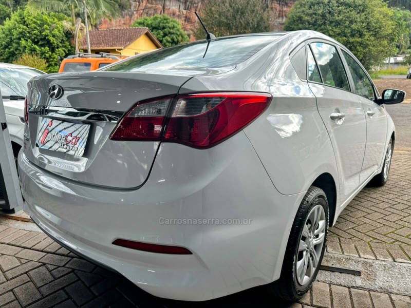 HB20S 1.0 COMFORT PLUS 12V FLEX 4P MANUAL - 2017 - TRêS COROAS