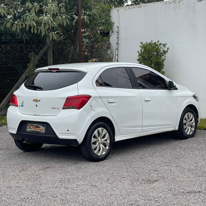 ONIX 1.4 MPFI LT 8V FLEX 4P MANUAL - 2017 - CAXIAS DO SUL