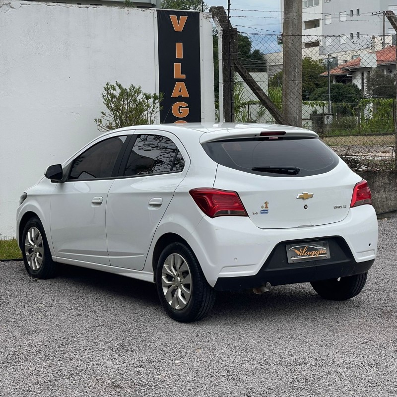 ONIX 1.4 MPFI LT 8V FLEX 4P MANUAL - 2017 - CAXIAS DO SUL