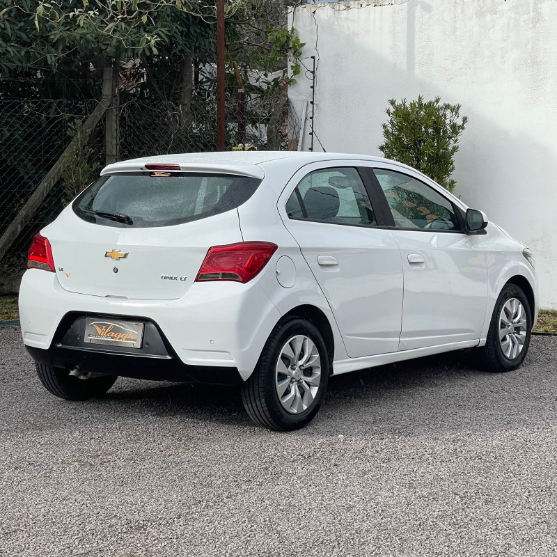 ONIX 1.4 MPFI LT 8V FLEX 4P MANUAL - 2017 - CAXIAS DO SUL