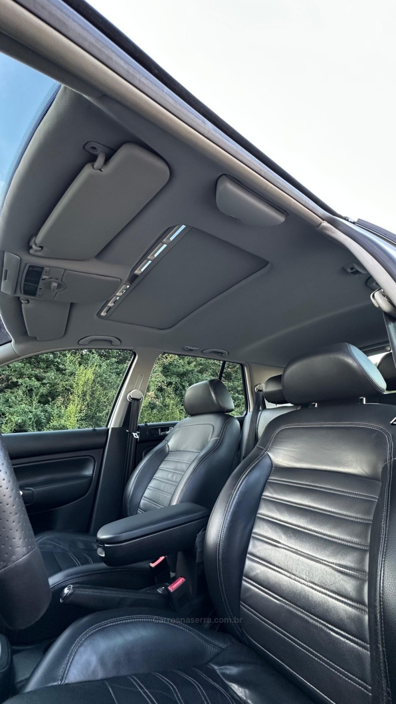 GOLF 1.6 MI SPORTLINE LIMITED EDITION 8V FLEX 4P MANUAL - 2012 - BENTO GONçALVES