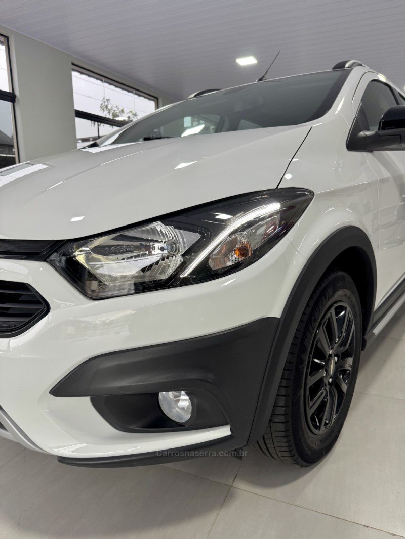 ONIX 1.4 MPFI ACTIV 8V FLEX 4P MANUAL - 2019 - VILA FLORES