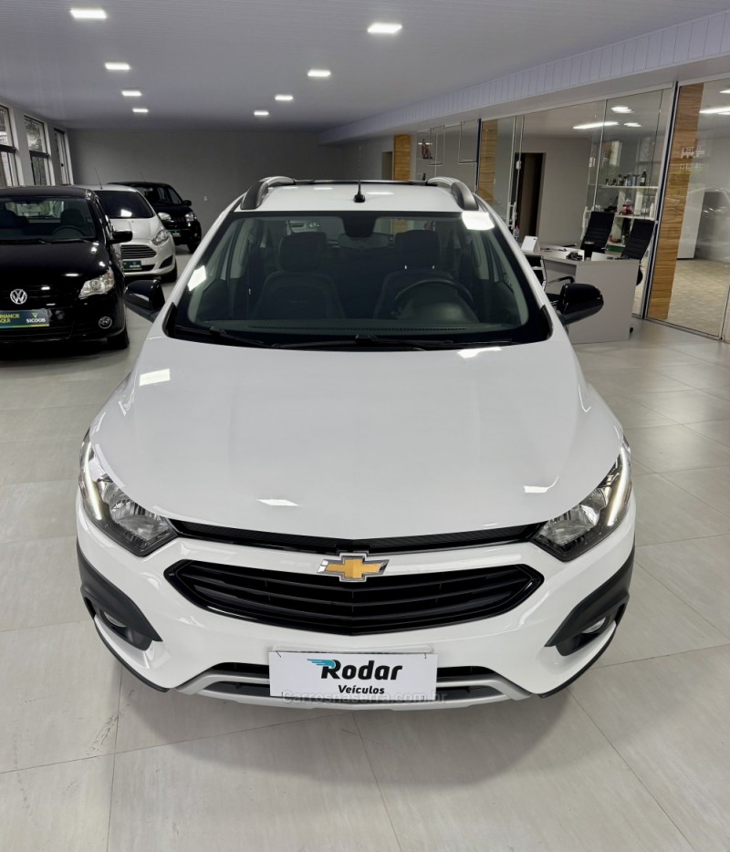 ONIX 1.4 MPFI ACTIV 8V FLEX 4P MANUAL - 2019 - VILA FLORES