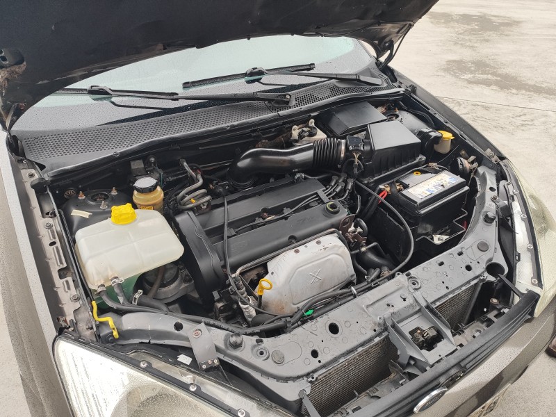 FOCUS 1.8 GLX 16V GASOLINA 4P MANUAL - 2001 - FARROUPILHA