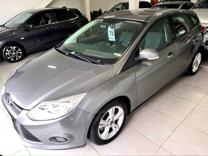 focus 1.6 s hatch 16v flex 4p automatico 2015 carlos barbosa