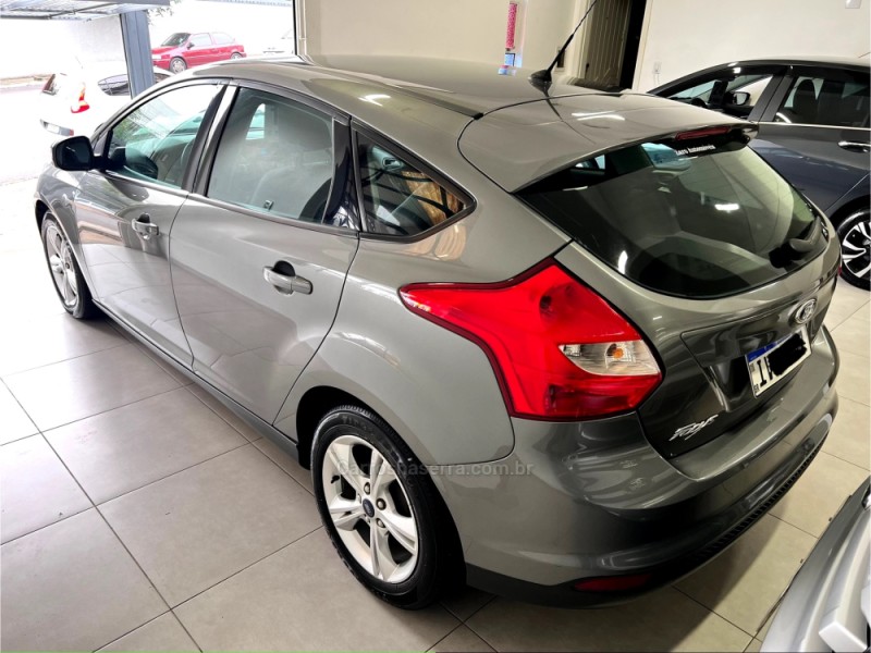 FOCUS 1.6 S HATCH 16V FLEX 4P AUTOMÁTICO - 2015 - CARLOS BARBOSA
