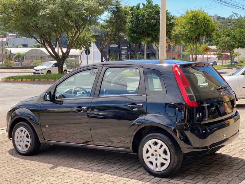 FIESTA 1.0 ROCAM SE 8V FLEX 4P MANUAL - 2014 - CAXIAS DO SUL
