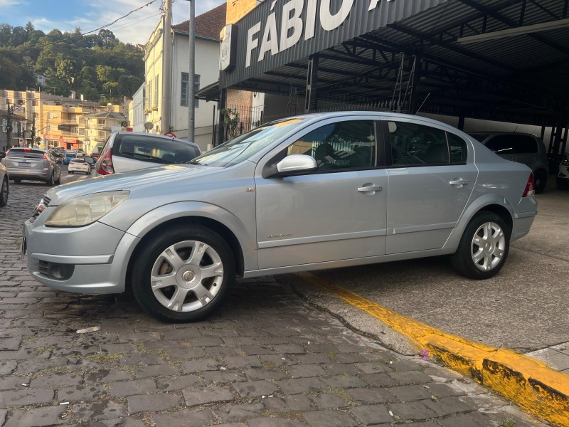 VECTRA 2.0 MPFI ELEGANCE 8V 140CV FLEX 4P AUTOMÁTICO - 2008 - GARIBALDI