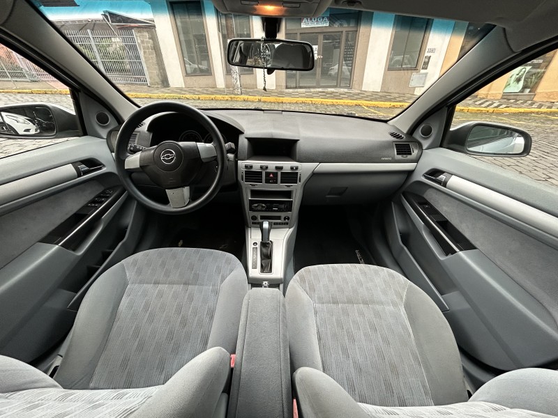 VECTRA 2.0 MPFI ELEGANCE 8V 140CV FLEX 4P AUTOMÁTICO - 2008 - GARIBALDI