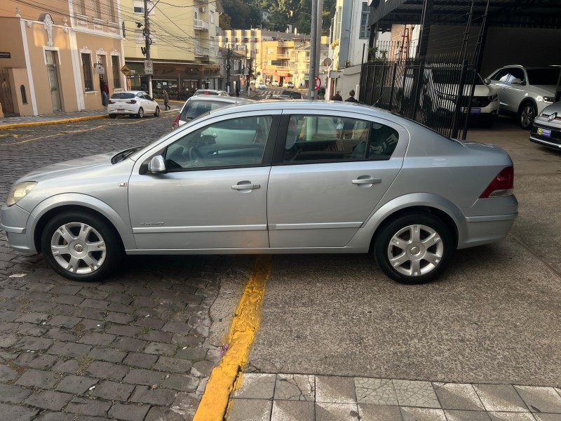 VECTRA 2.0 MPFI ELEGANCE 8V 140CV FLEX 4P AUTOMÁTICO - 2008 - GARIBALDI