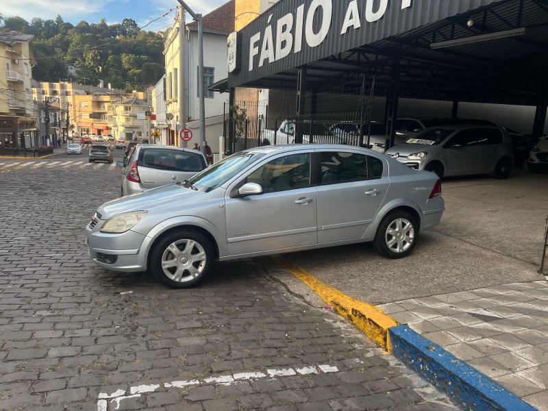 VECTRA 2.0 MPFI ELEGANCE 8V 140CV FLEX 4P AUTOMÁTICO