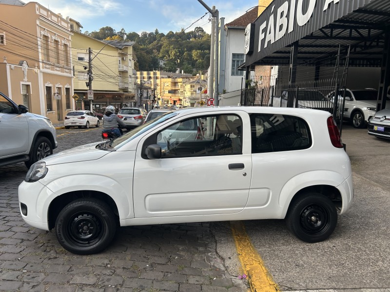 UNO 1.0 EVO VIVACE 8V FLEX 2P MANUAL - 2013 - GARIBALDI
