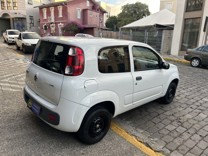 UNO 1.0 EVO VIVACE 8V FLEX 2P MANUAL - 2013 - GARIBALDI