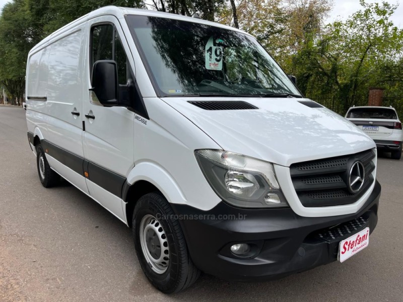 SPRINTER 2.2 FURGÃO 415 LONGO TETO BAIXO DIESEL 3P MANUAL - 2019 - FELIZ