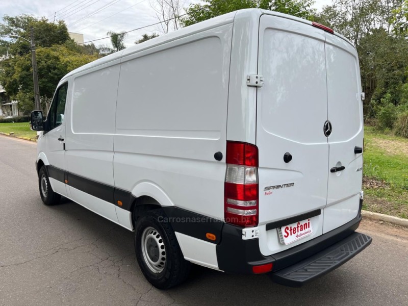 SPRINTER 2.2 FURGÃO 415 LONGO TETO BAIXO DIESEL 3P MANUAL - 2019 - FELIZ