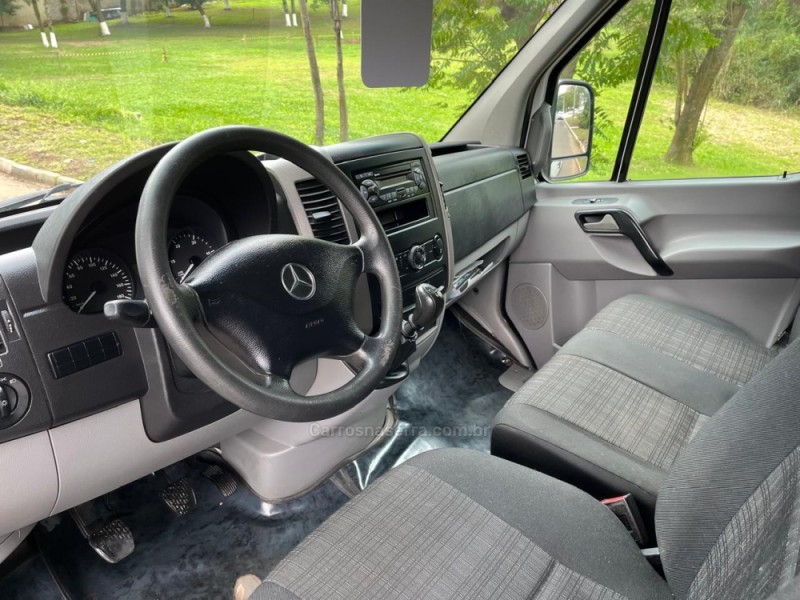 SPRINTER 2.2 FURGÃO 415 LONGO TETO BAIXO DIESEL 3P MANUAL - 2019 - FELIZ