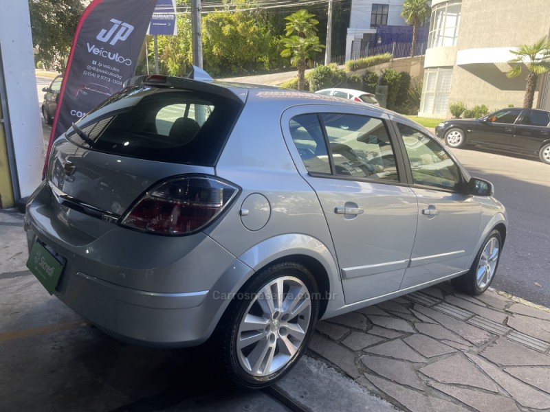 VECTRA 2.0 SFI GT HATCH 8V FLEX 4P MANUAL - 2011 - BENTO GONçALVES