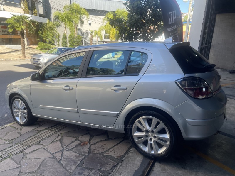 VECTRA 2.0 SFI GT HATCH 8V FLEX 4P MANUAL - 2011 - BENTO GONçALVES