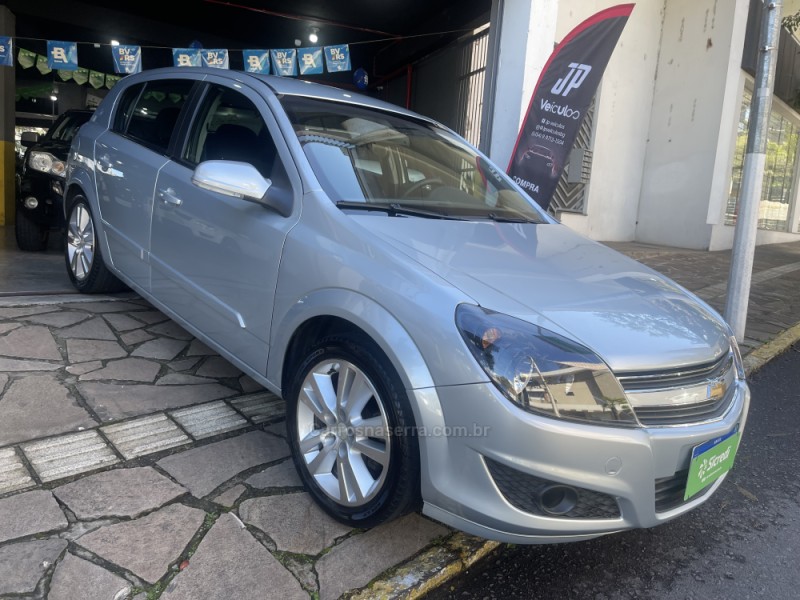 VECTRA 2.0 SFI GT HATCH 8V FLEX 4P MANUAL - 2011 - BENTO GONçALVES