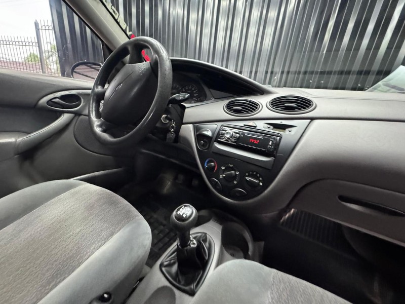 FOCUS 1.8 GL 16V GASOLINA 4P MANUAL - 2001 - CAXIAS DO SUL