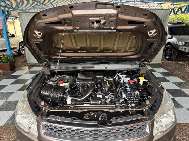 S10 2.4 LT 4X2 CD 8V FLEX 4P MANUAL - 2014 - NOVA PRATA