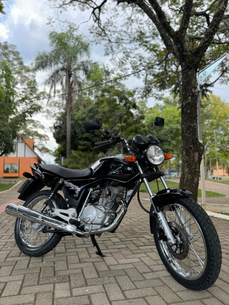 CG 150 TITAN ESD - 2004 - LAJEADO