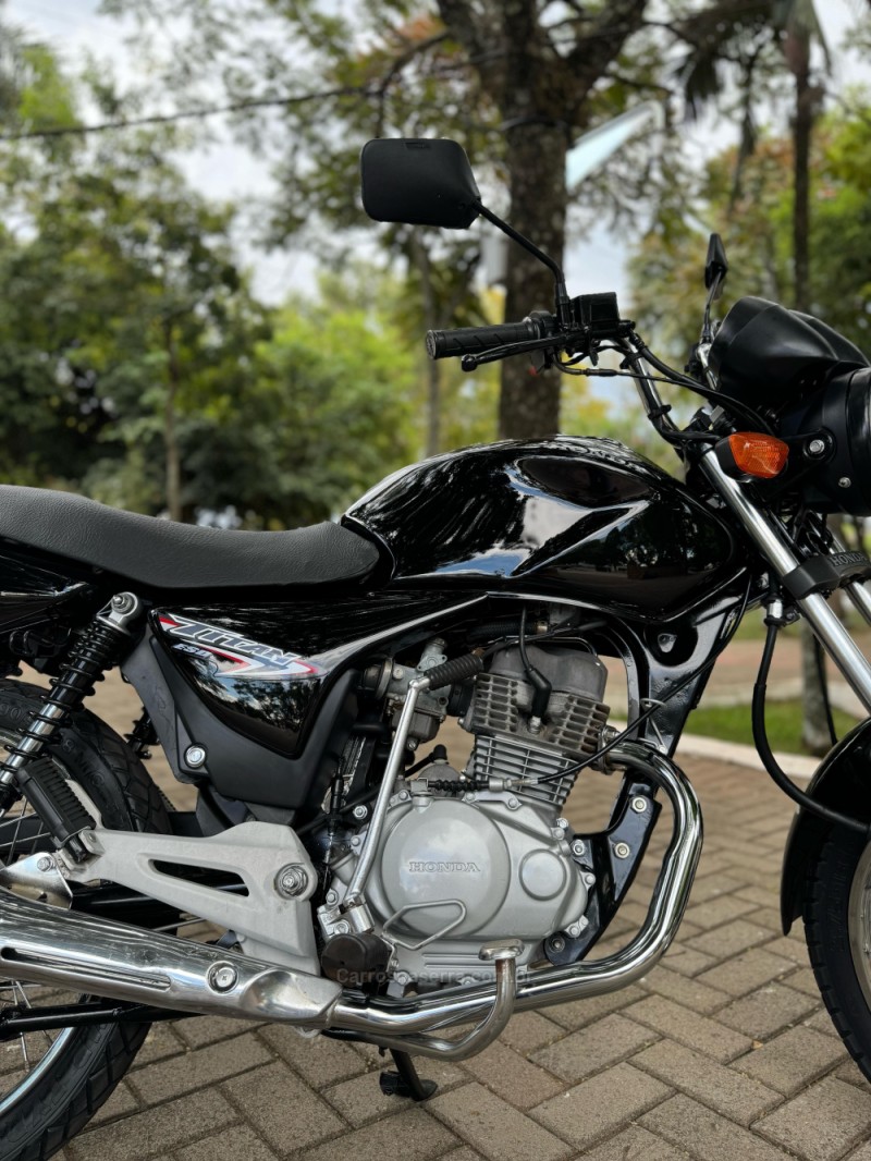 CG 150 TITAN ESD - 2004 - LAJEADO