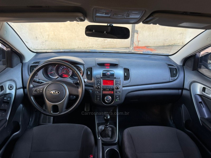 CERATO 1.6 SX3 16V FLEX 4P MANUAL - 2012 - NOVO HAMBURGO