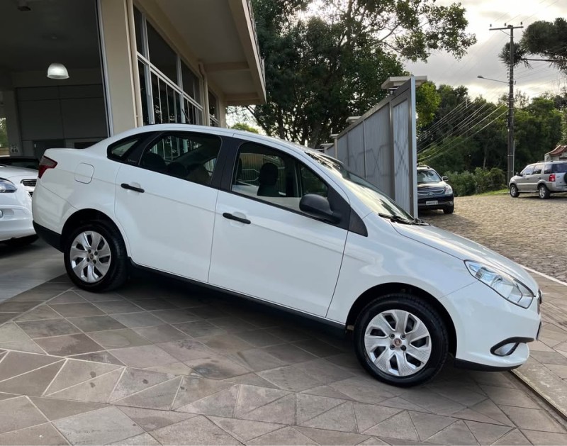 GRAND SIENA 1.6 16V FLEX 4P MANUAL - 2017 - NOVA PETRóPOLIS