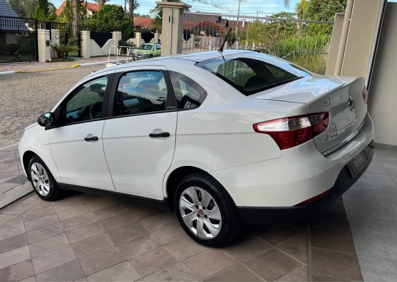 GRAND SIENA 1.6 16V FLEX 4P MANUAL - 2017 - NOVA PETRóPOLIS