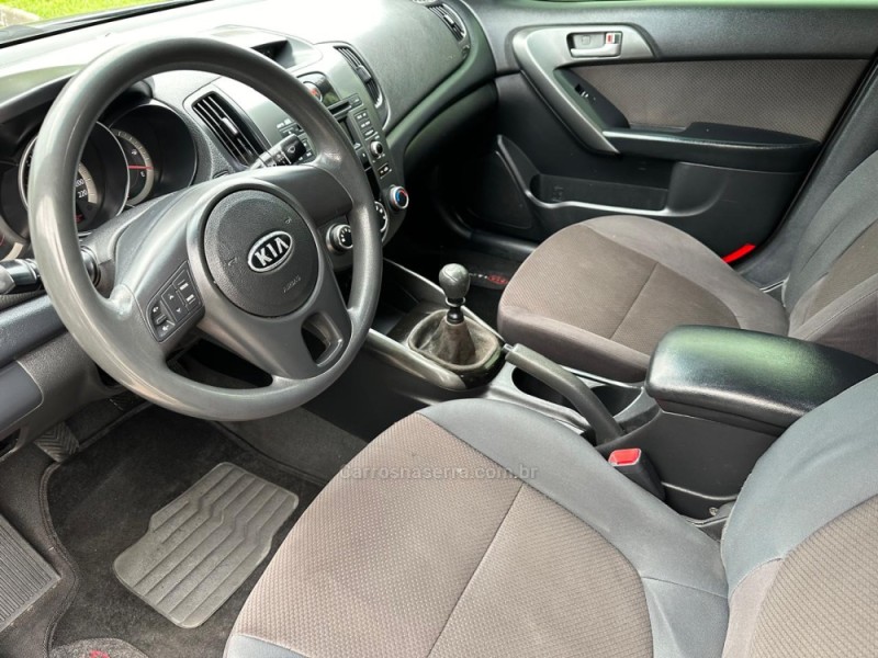 CERATO 1.6 SX 16V FLEX 4P MANUAL - 2011 - CAMPO BOM