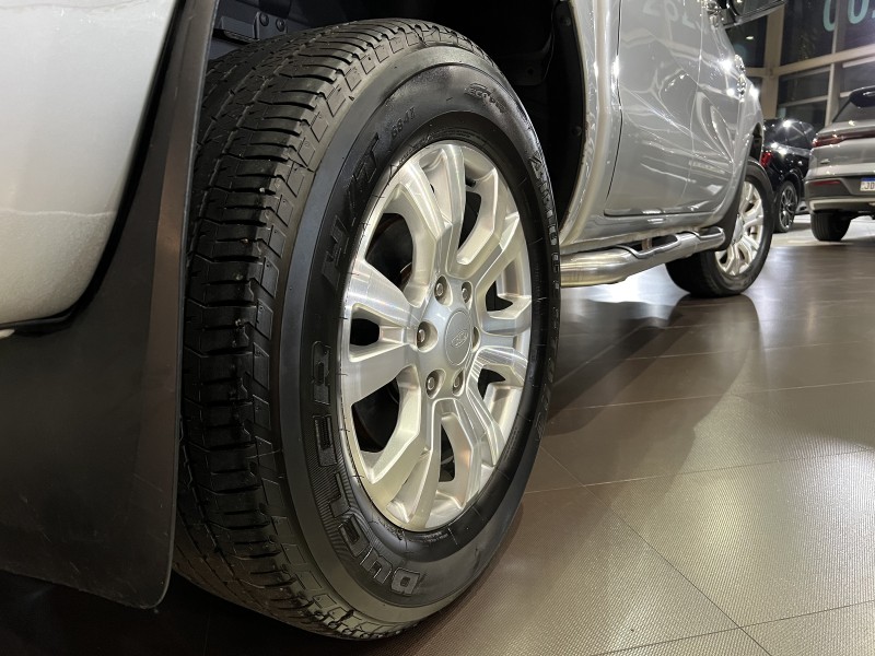 RANGER 3.2 XLT 4X4 CD 20V DIESEL 4P AUTOMÁTICO - 2018 - FARROUPILHA