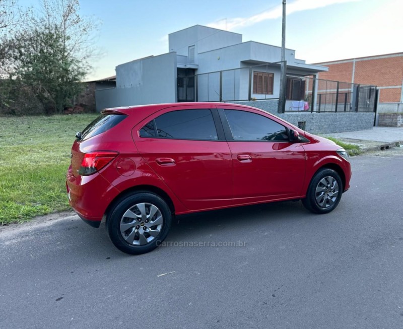 ONIX 1.4 MPFI LT 8V FLEX 4P MANUAL - 2015 - CAMPO BOM