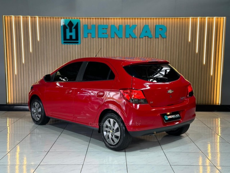 ONIX 1.4 MPFI LT 8V FLEX 4P MANUAL - 2015 - CAMPO BOM