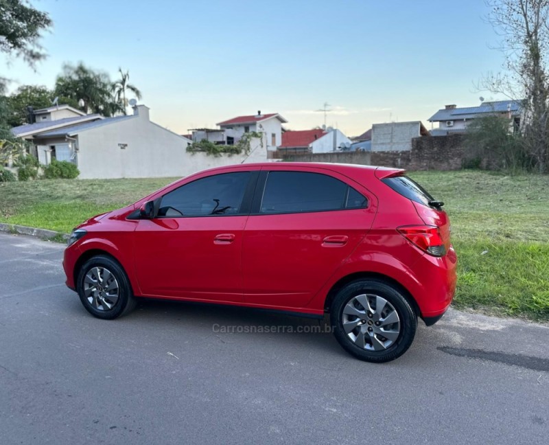 ONIX 1.4 MPFI LT 8V FLEX 4P MANUAL - 2015 - CAMPO BOM