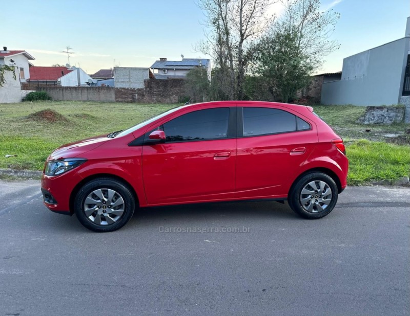 ONIX 1.4 MPFI LT 8V FLEX 4P MANUAL - 2015 - CAMPO BOM
